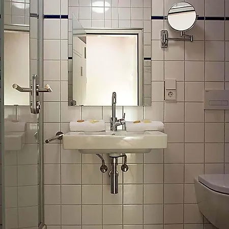 Krone Zentrum Otel