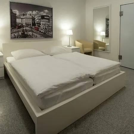Krone Zentrum Otel